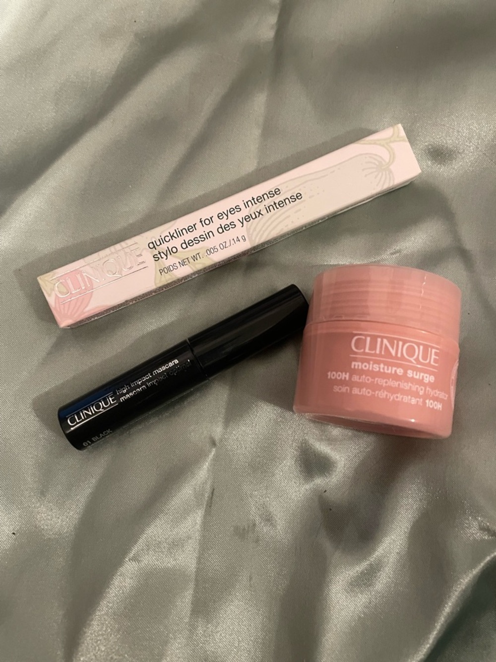 Clinique Mascara & Moisture Surge Mini Set in Pink and Black